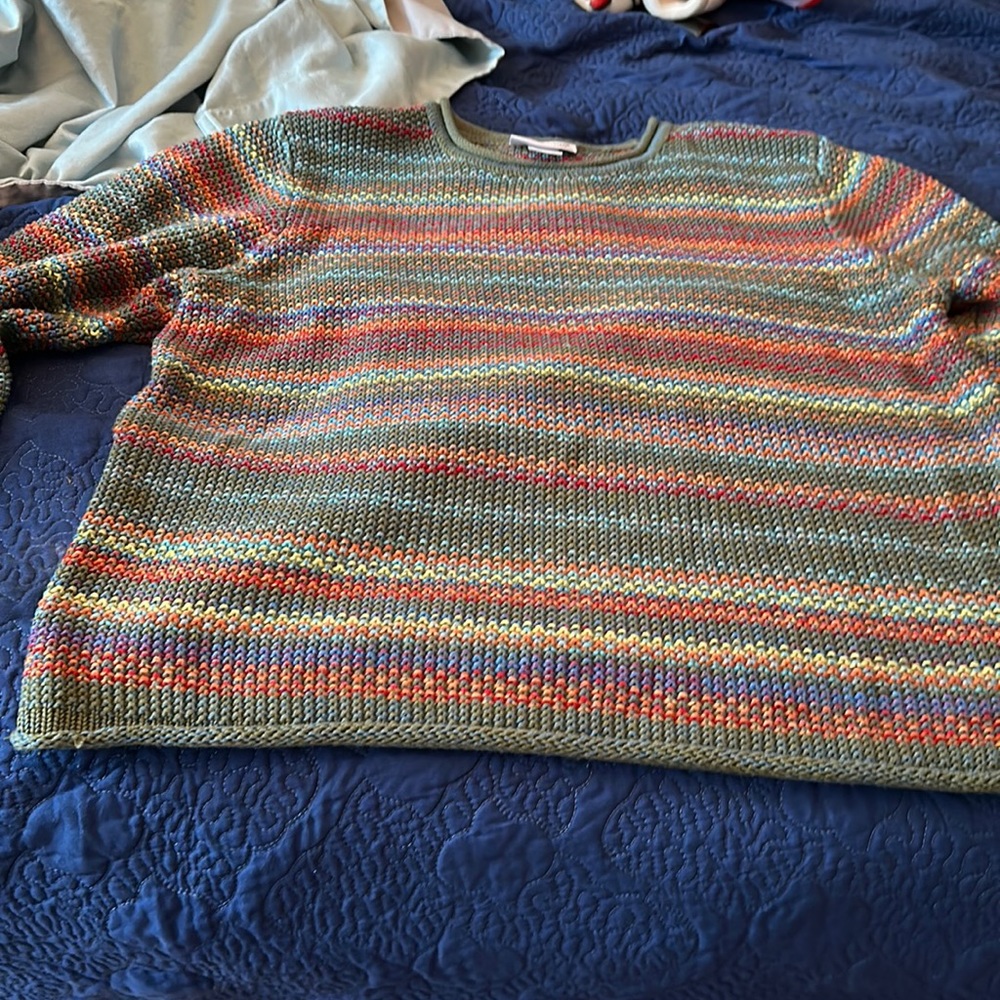 Beautiful North style 100% cotton sweater size extra large new without tags